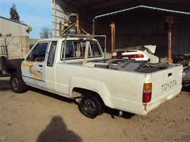 1984 TOYOTA PICK-UP HILUX, 2.4L EFI AUTO 2WD, COLOR WHITE, STK Z15003